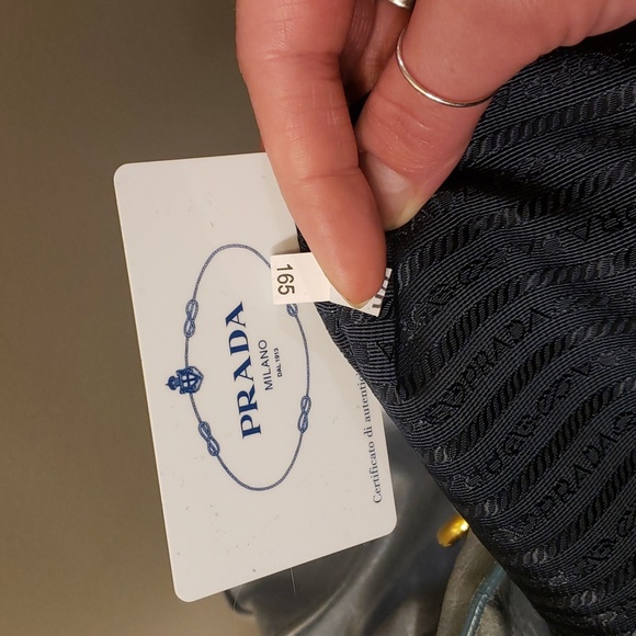 Prada leather tote bag - Picture 2 of 16